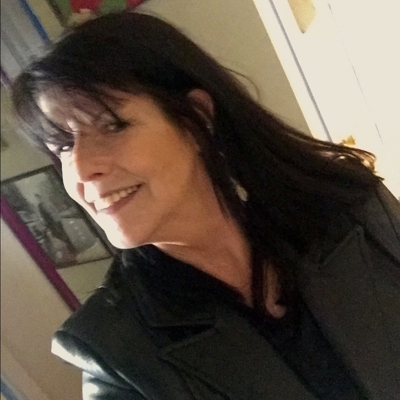 Meet your Posher, Brandy - Picture 1 of 1