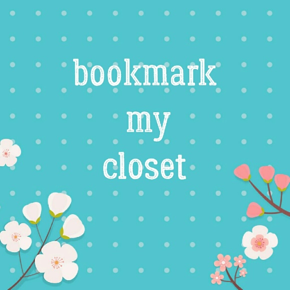 Clothes/Shoes  /Bags