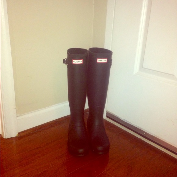 Barely Used Hunter Matte Black Women's Rainboots 8