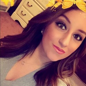 Meet your Posher, Alyssa