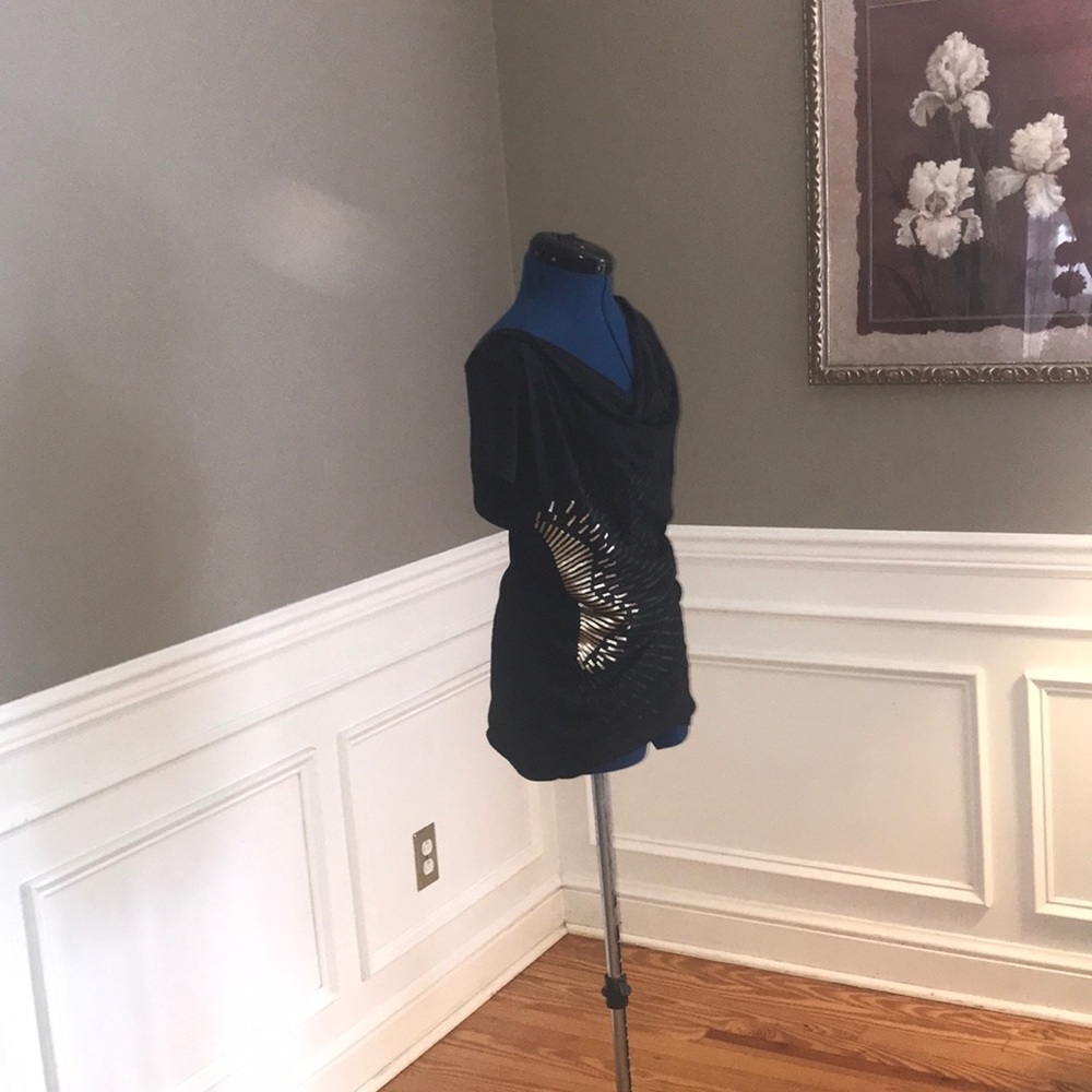 Size medium - Picture 2 of 3