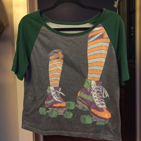 Modcloth Roller skate tee - M
