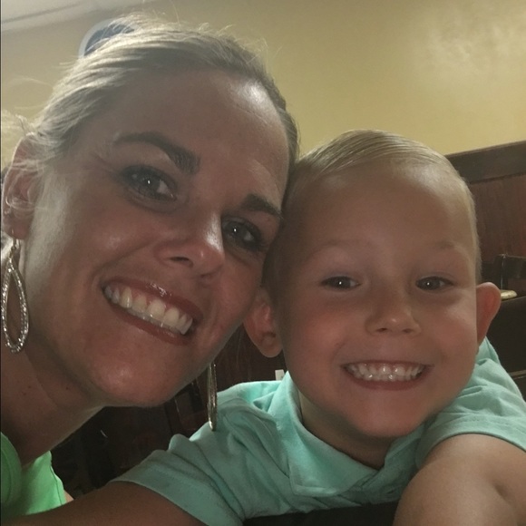 Meet your Posher, Kristen - Picture 1 of 1