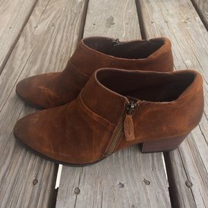 Franco Sarto Block Heel Bootie/Ankle Boot Size 7.5