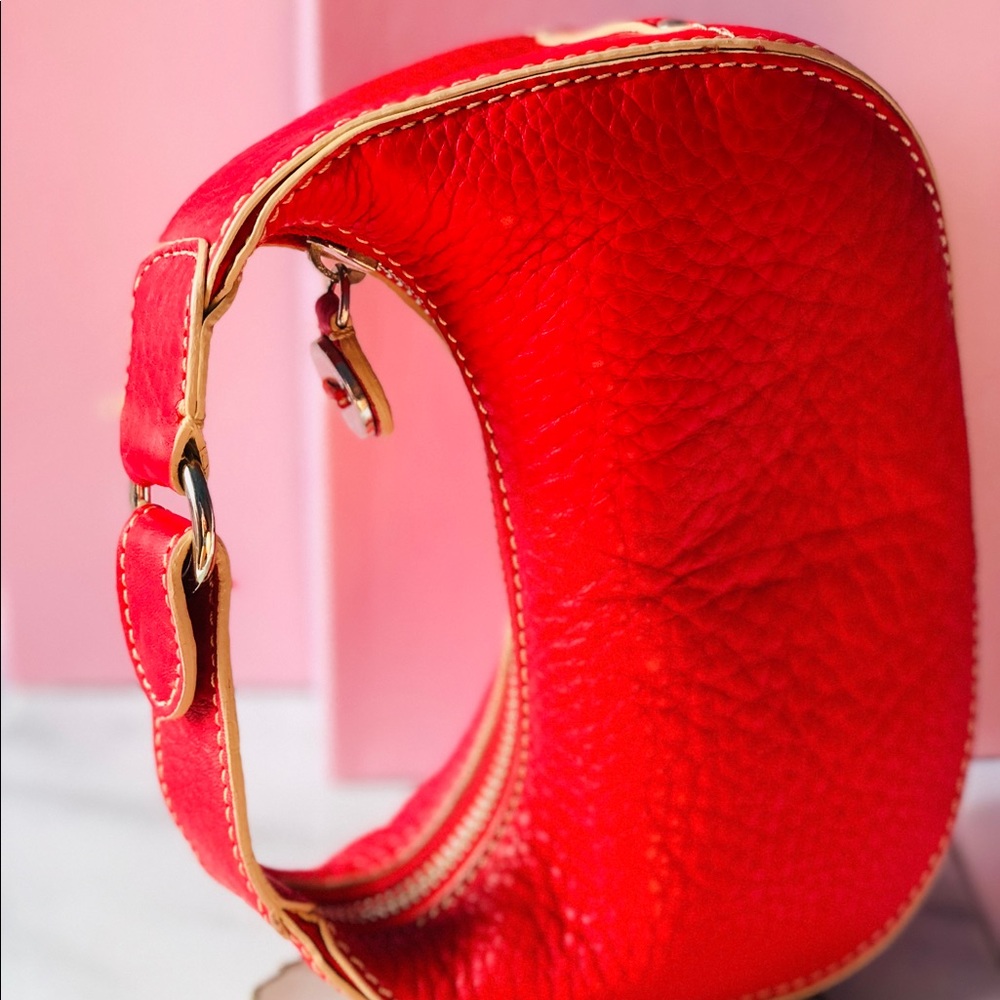 🎉 Cole Haan Red Pebbled Leather Clutch ⚜️