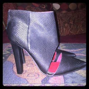 Vintage by Jeffrey Campbell