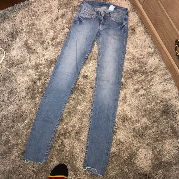 H&M skinny superlow denim raw distressed hem sz 25