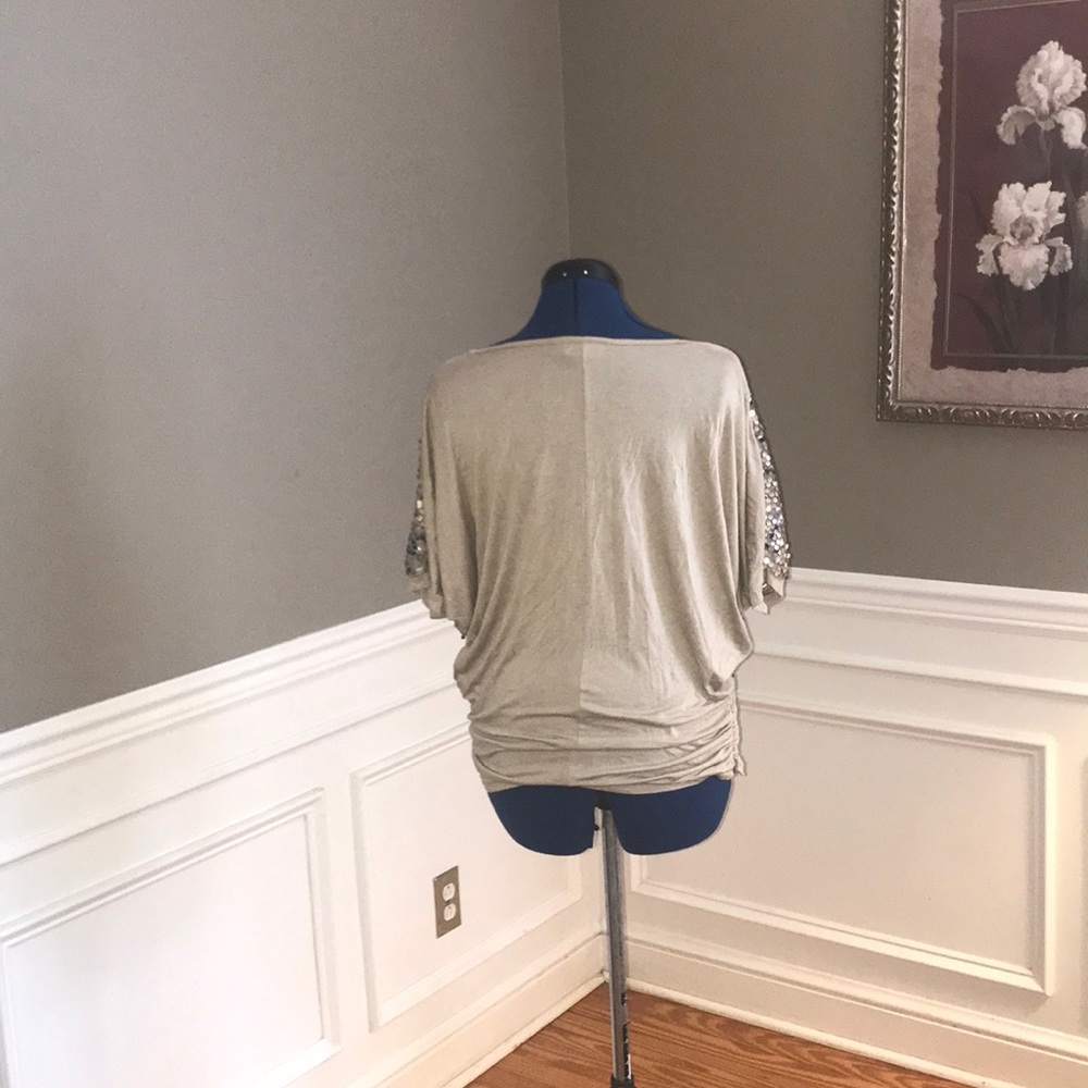 Size medium - Picture 3 of 3