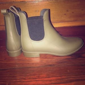 J.Crew matte Chelsea rain boots