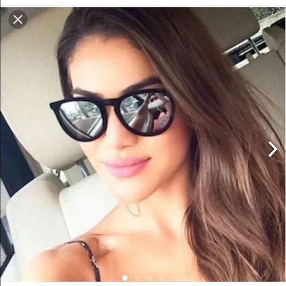 Black reflective raybans