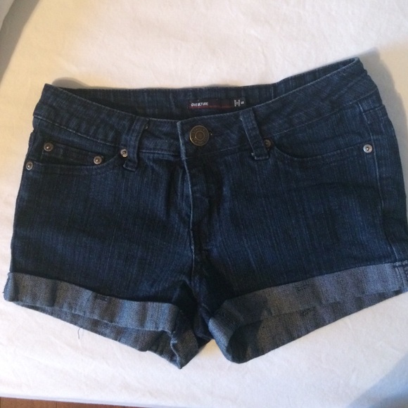 Love Culture shorts - Picture 1 of 3