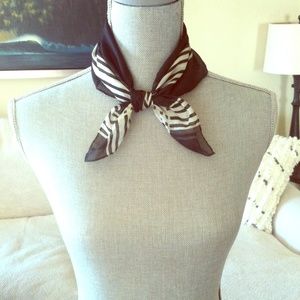 Black and white geometric detail scarf