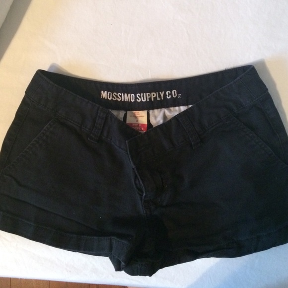 Black shorts - Picture 1 of 3