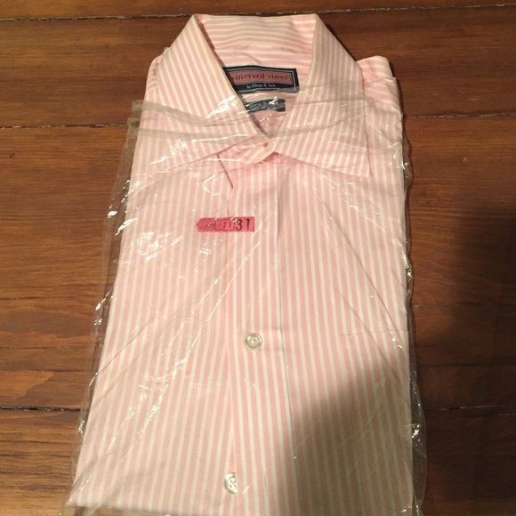 Vineyard vines men's pink and white stripes 16L
