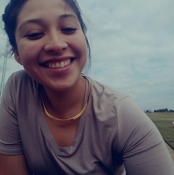 Meet your Posher, Ines - Picture 1 of 1