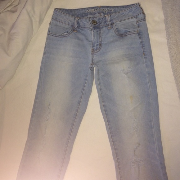 Light wash, ripped american eagle jegging - Picture 3 of 3