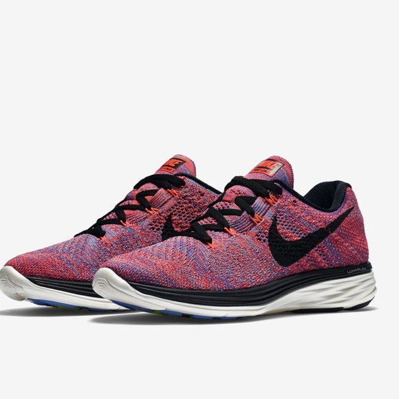☀️HP☀️NWT nike flyknit 150$ - Picture 2 of 4