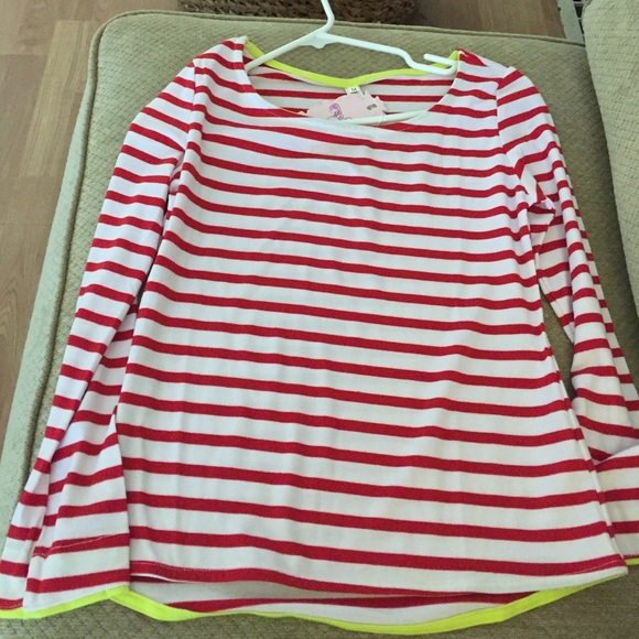 New read and white long sleeve top