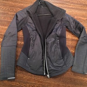 Lululemon size 6 running jacket