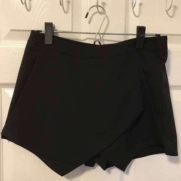 Missguided Black Wrap Skort Size 6