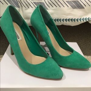 Steve Madden Intrude in Green Suede