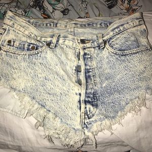 Levi high waisted jean shorts with fringe cut