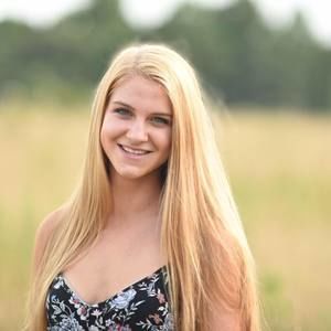 Meet your Posher, Becca