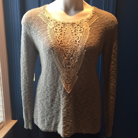 Sweater with trimming