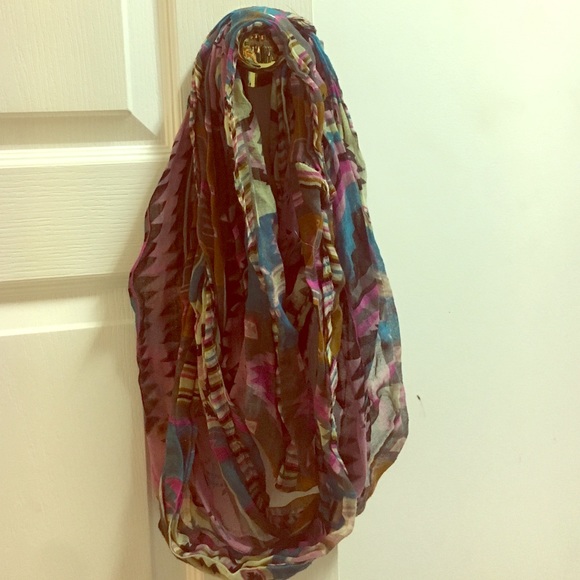 Scarf - Picture 1 of 2