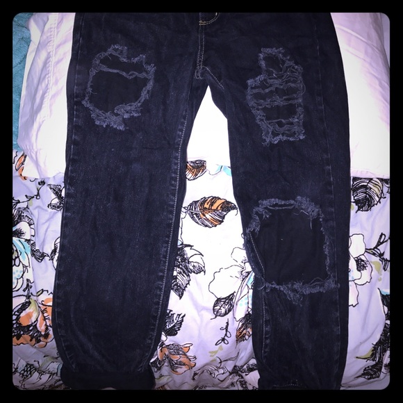 LF Cropped boyfriend ripped jeans