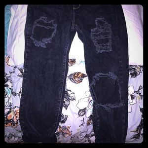 LF Cropped boyfriend ripped jeans