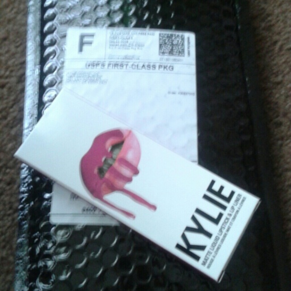 Authentic Kylie Lip Kit