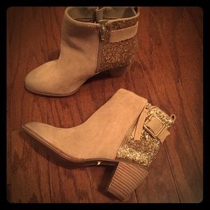 Gianni Bini tan booties with gold glitter