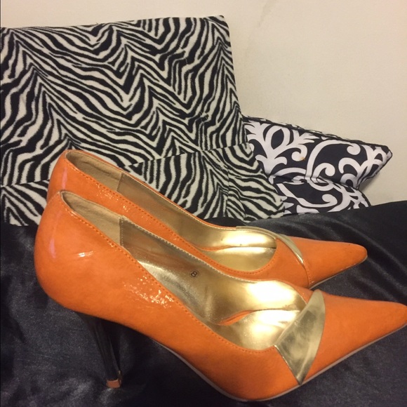 Shoes - Picture 3 of 4