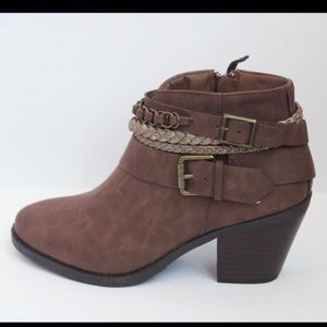 . *LIQUIDATION PRICE*Women's Bootie