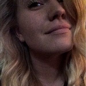 Meet your Posher, Courtney