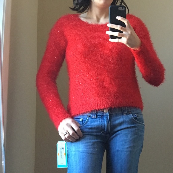 ✨NEW✨GB Sweater - Picture 7 of 7