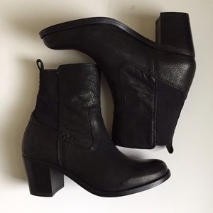 Frye Janis Gore ankle boots, black, size 7