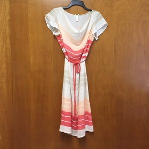 Super cute & modest mid length dress!