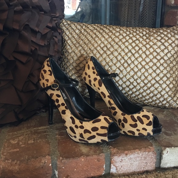 Steve Madden leopard pumps!