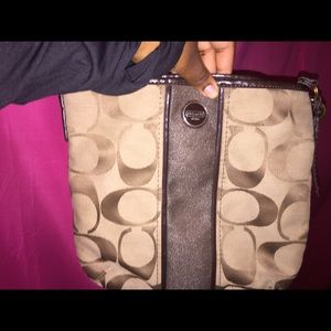 COACH OVER THE SHOULDER BAD