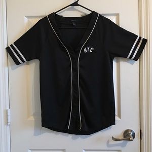 Baseball tee
