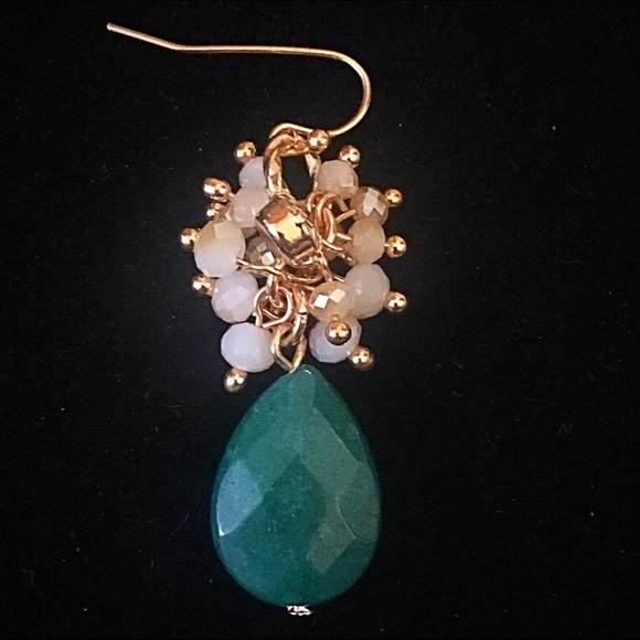 Jewelry - 🌎👂🏼Hunter Green/Beige Cluster Teardrop Earrings Jewelry - 🌎👂🏼Hunter Green/Beige Cluster Teardrop Earrings