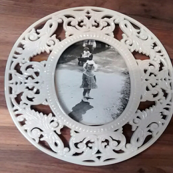 Lenox oval picture frame