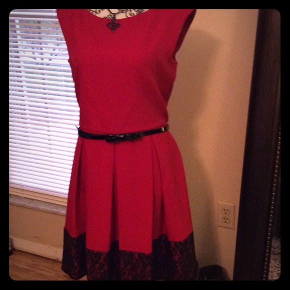 Tiana B Dresses & Skirts - Red Dress with black lace