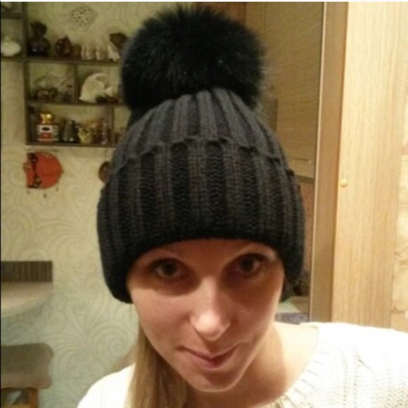 ⭐️SALE⭐️ Beanie Hat With Fox Pom Pom - Picture 2 of 2
