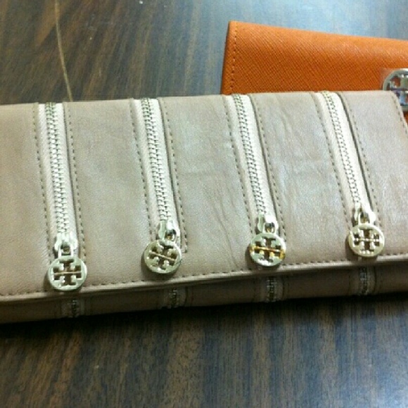 Tory Burch wallet