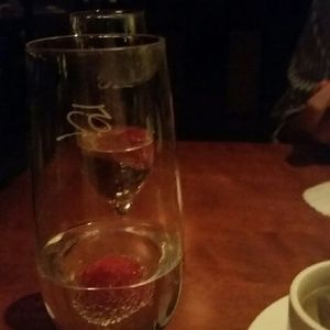 Meet your Posher, Mona