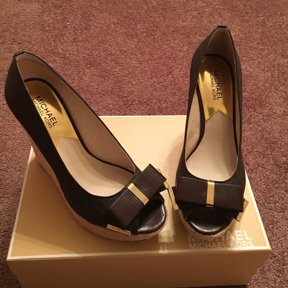 Michael Kors MK Signature Brown Wedges