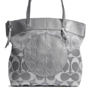 24 HOUR PRICE DROP!! Coach Laura Signature tote